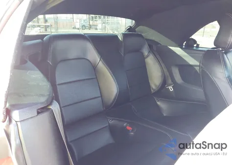 2021 Ford Mustang Ecoboost Premium z USA, uszkodzony, nr VIN 1FATP8UH3M5109185